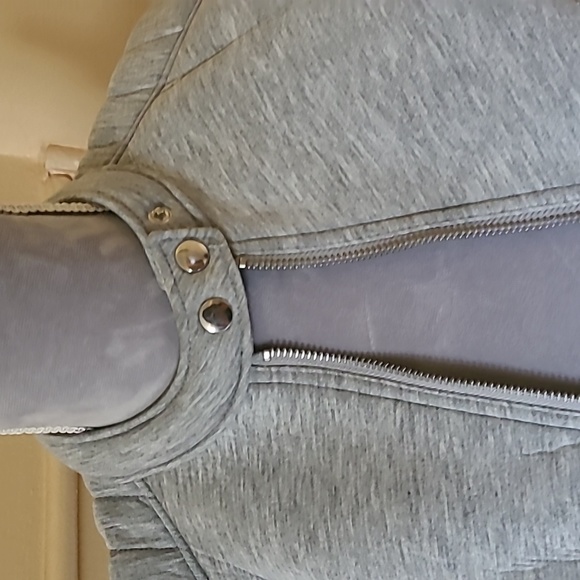 Ladies zipup - Picture 2 of 2